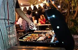 Barbecue in una villetta a Noto, arriva la polizia: 14 giovani multati