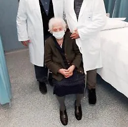 Palermo, "nonnina" delle Madonie si vaccina a 106 anni