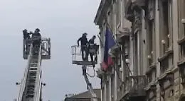 Catania, grazie ai soccorritori desiste imprenditore che minacciava suicidio