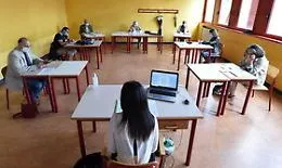 Maturit&agrave;, niente tamponi e possibile rinvio per seconda dose vaccino ai prof