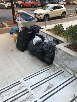 Palermo: mancata raccolta differenziata in via Empedocle Restivo