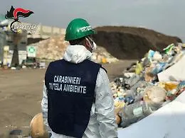 Messina, centri di raccolta dei rifiuti inquinanti: sequestri e denunce
