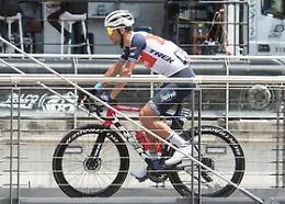 Ciclismo, Nibali cade a Grado: condizioni da valutare