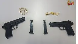 Adrano, sparano colpi di pistola a salve in piazza: denunciati due ragazzi