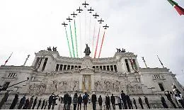 2 giugno: &egrave; la festa della Repubblica. Mattarella: &laquo;Ora uniti per la rinascita&raquo;