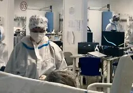 Il virologo Pal&ugrave;: "Nuove prove che il virus &egrave; fuggito da un laboratorio"