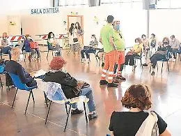 Vaccini, l&rsquo;idea &ldquo;nonni-nipoti&rdquo; a Catania non decolla: over 80 forse raggiunti a casa