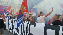 Catania, ultras rossazzurri in corteo: &laquo;La matricola 11700 &egrave; la nostra Champions&raquo;