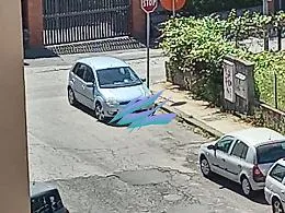 Acireale: auto in sosta pericolosa in via L. Sturzo