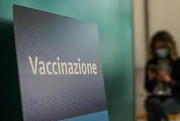 L'Aifa approva il mix di vaccini per gli under 60 ed &egrave; caos Regioni