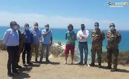 Punta Bianca, il sindaco Miccich&eacute; ha incontrato l'esercito