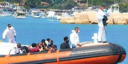 Sbarchi Lampedusa, l'allarme del Coisp: &laquo;Saltate tutte le norme anti contagio&raquo;