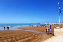 Cosa si pu&ograve; fare (e cosa no) sulla spiaggia "bandiera blu"
