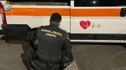 La droga viaggiava nelle ambulanze: cos&igrave; ai clan arrivava anche durante il lockdown