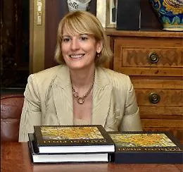 L'ambasciatore britannico Jill Morris in Sicilia: &laquo;Non basta una vita per ammirare tutte le meraviglie di questa terra&raquo;