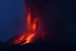 Le spettacolari fontane di lava dell'Etna