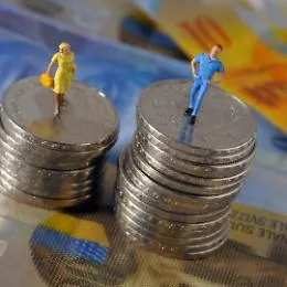 Primo ok alla parit&agrave; salariale, si tratta ancora sullo stop ai licenziamenti