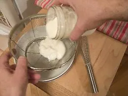 Kefir: cos'&egrave;, le sue propriet&agrave;, i benefici e come si prepara a casa