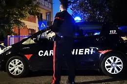 Aggredisce e mostra i genitali a coppia di coniugi un uomo &egrave; finito nei guai