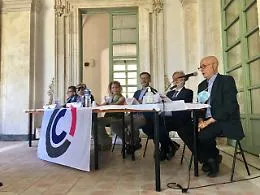 &laquo;In Italia in crisi oltre 370mila soggetti non fallibili: occorre dare una seconda chance alle nostre imprese&raquo;