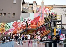 Sulla facciata del Teatro Stabile il murale &ldquo;oMaggio&rdquo; per Mariella Lo Giudice