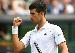 Djokovic punge Berrettini: &laquo;Speriamo che l'Italia vinca solo a Wembley&raquo;