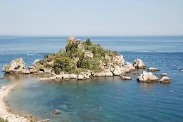 Isolabella, hotellerie di lusso e sicurezza: cos&igrave; Taormina prova a ripartire