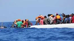 Notte di sbarchi a Lampedusa, 7 barchini : arrivate 104 persone