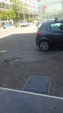 Catania: il malcostume di parcheggiare ovunque