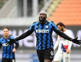 A 16 squadre e con i play off, ecco come potrebbe cambiare la Serie A