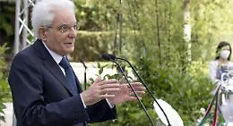 Gli 80 anni di Mattarella, il presidente pi&ugrave; amato dagli italiani