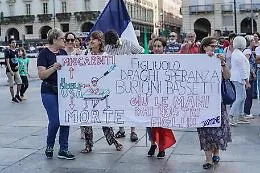 Covid, da Tento a Palermo fiaccolate contro il Green Pass obbligatorio