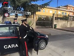 Esplode 4 colpi di arma da fuoco contro socio dell'agenzia di pompe funebri