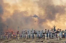 L'incendio alla Plaia, distrutte "Le capannine"