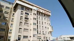 Donna positiva al Covid scappa da ospedale subito dopo aver partorito