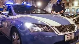 Rimprovera la figlia e si scontra con l'ex moglie