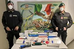 Gdf di Palermo sequestra oltre 3 chili di tabacchi lavorati