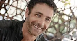 I 50 anni di Raoul Bova in attesa di diventare Don Matteo