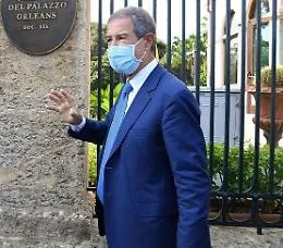 Musumeci : &laquo;Medici e personale scolastico non vaccinati devono essere allontanati dal posto di lavoro&raquo;