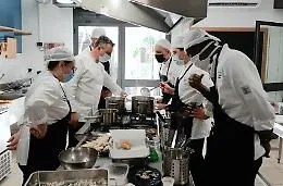 Il cuoco "ridiventa" un mestiere per trovare un lavoro vero
