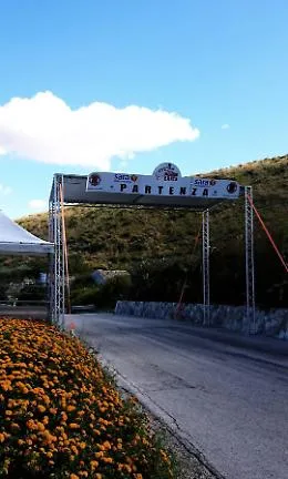 Prova circuito della gara al buio e a tutta velocit&agrave;: ritirata patente a pilota