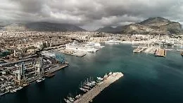 Al porto di Palermo scoperta evasione da un milione di euro