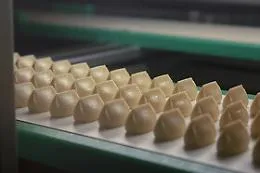 Il  giandujotto sposa la Sicilia: nasce il Tourinot bianco