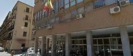 Dirigente medico accoltellato a Palermo alla spalla e al volto