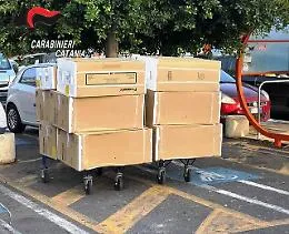 Tentano di rubare 13 climatizzatori a Misterbianco con un escamotage: un arresto
