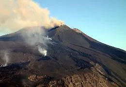 Etna, sensori anche in grotte pi&ugrave; remote per "spiare" il vulcano