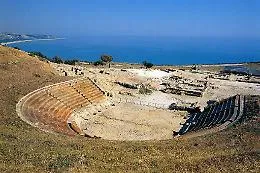 Tombaroli in azione ad Eraclea Minoa
