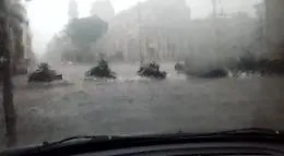 Catania, piazza Duomo sommersa dall'acqua