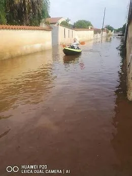 Maltempo, a Siracusa qualcuno va in giro con la canoa