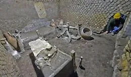 A Pompei dalla villa di Civita Giuliana riemerge intatta la stanza degli schiavi